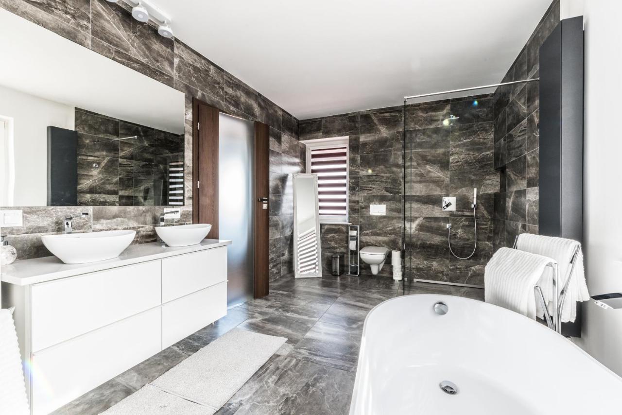 Villa House Poznan * Sauna * Екстер'єр фото